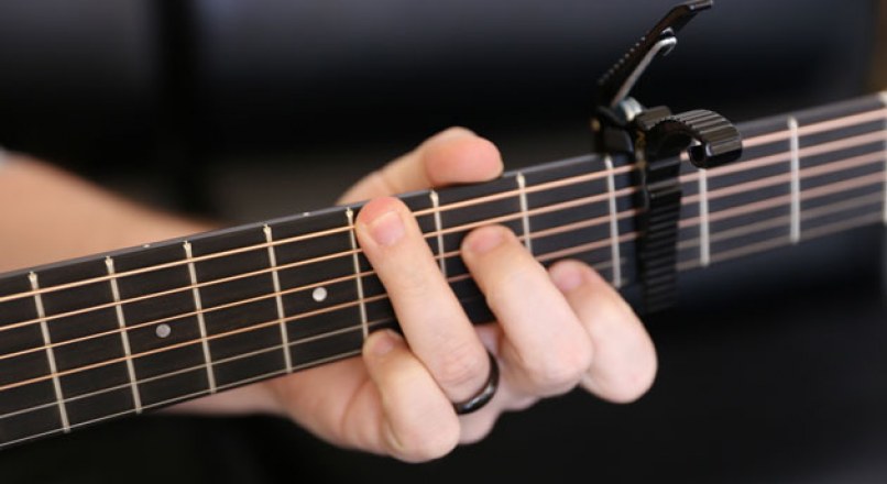 Những phụ kiện không thể thiếu khi chơi đàn guitar