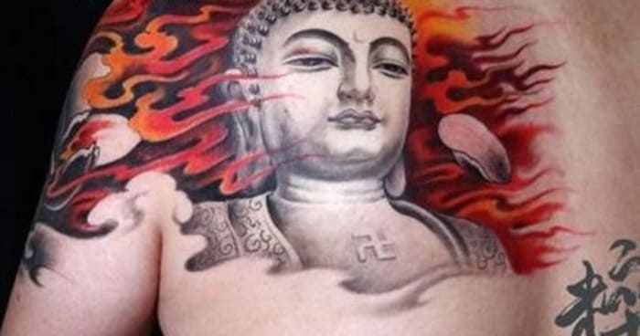 Hình xăm Phật kín lưng