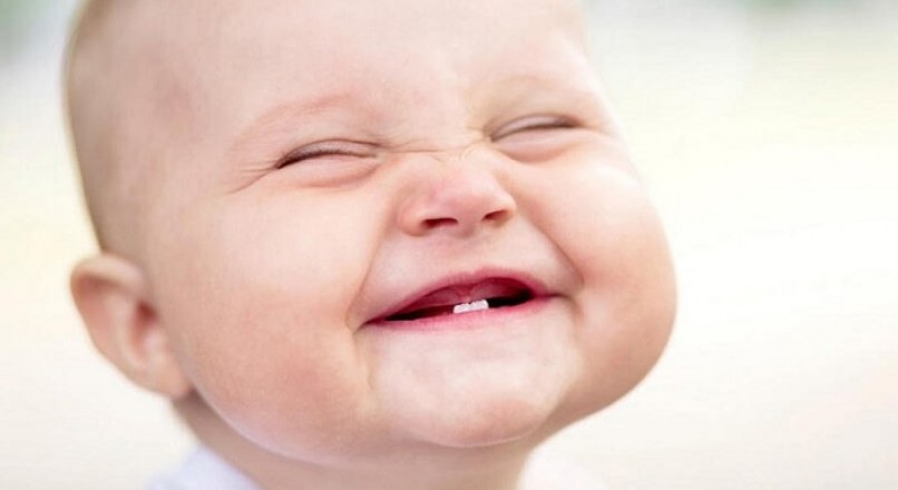 7 dấu hiệu trẻ mọc răng mà cha mẹ cần lưu ý