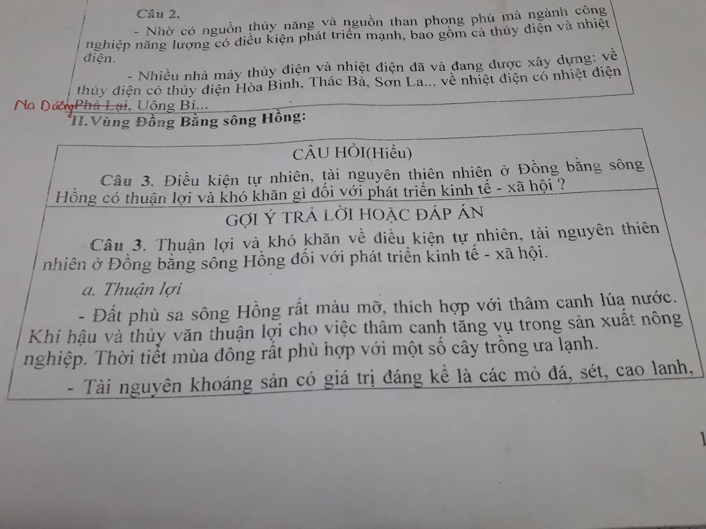 trinh-bay-dac-diem-dan-cu-a-hoi-va-nhung-thuan-loi-kho-khan-doi-voi-su-phat-trien-kinh-te-a-hoi