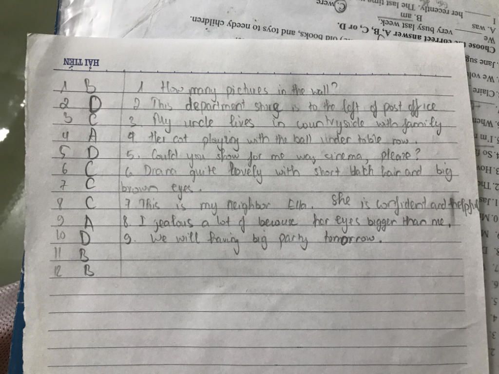 i-choose-the-letter-a-b-c-or-d-the-word-that-has-the-underliner-part-diffterent-from-others-1-a